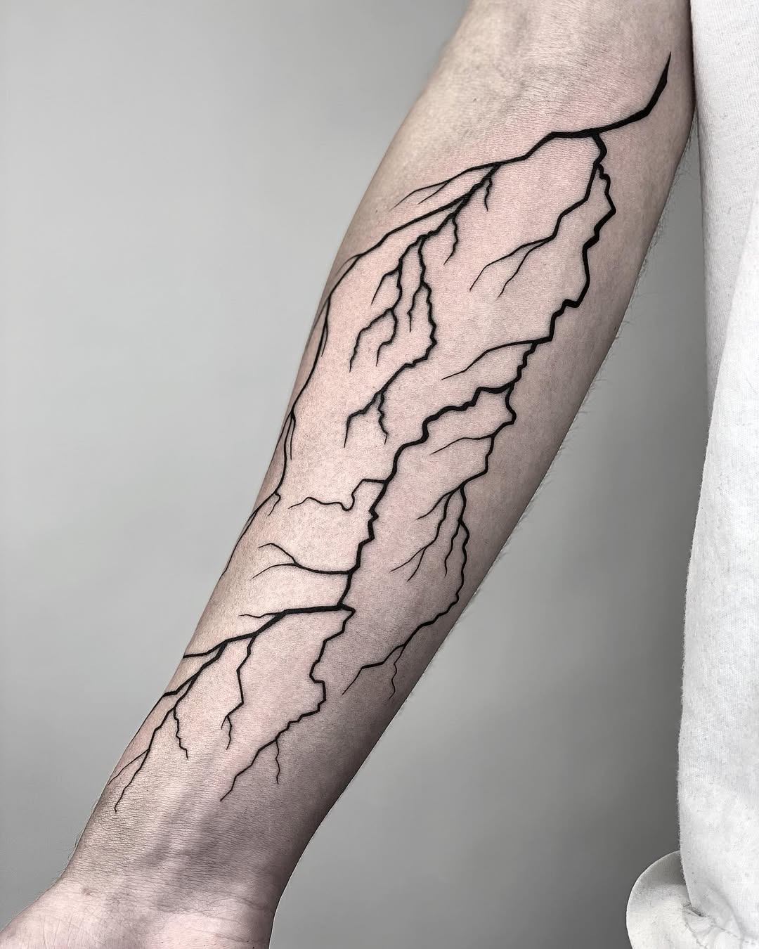 29 Lightning Tattoo Ideas 2026: Powerful Designs That Capture the Beauty of the Storm