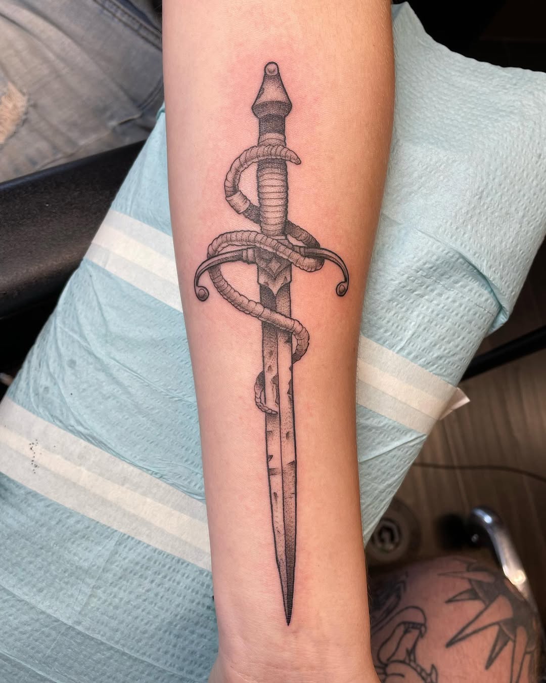 30 Dagger Tattoo Ideas 2026: Stunning Blade Designs That Balance Beauty, Symbolism, and Edge