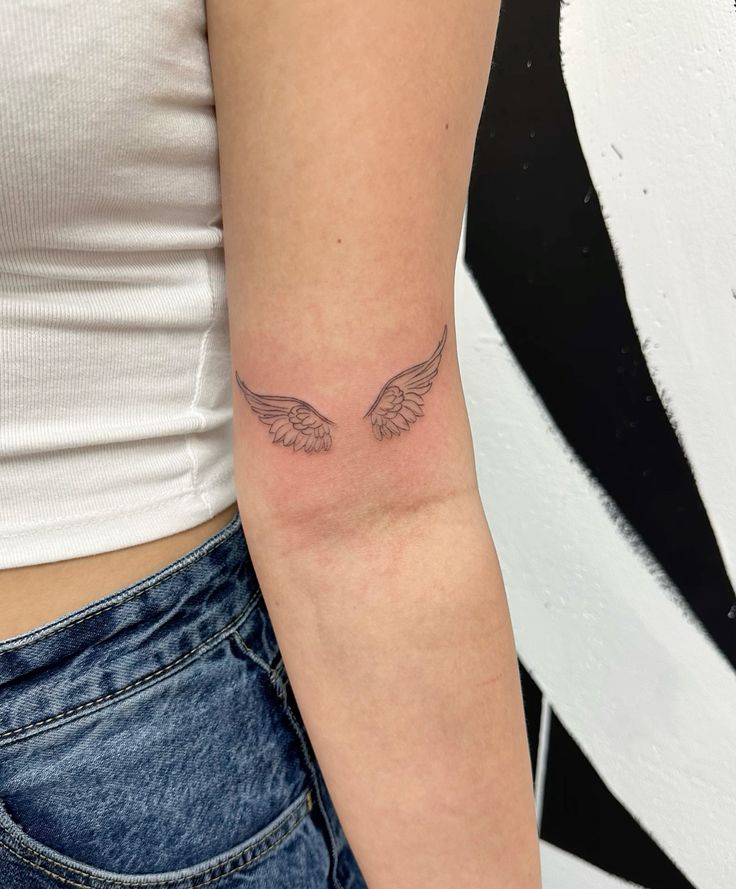 28 Angel Wings Tattoo Ideas 2026: Meaningful, Dainty & Timeless Designs for Every Style