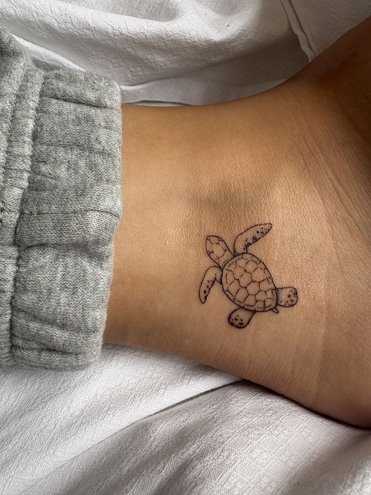 29 Sea Turtle Tattoo Ideas 2026: Meaningful Designs Inspired by the Ocean