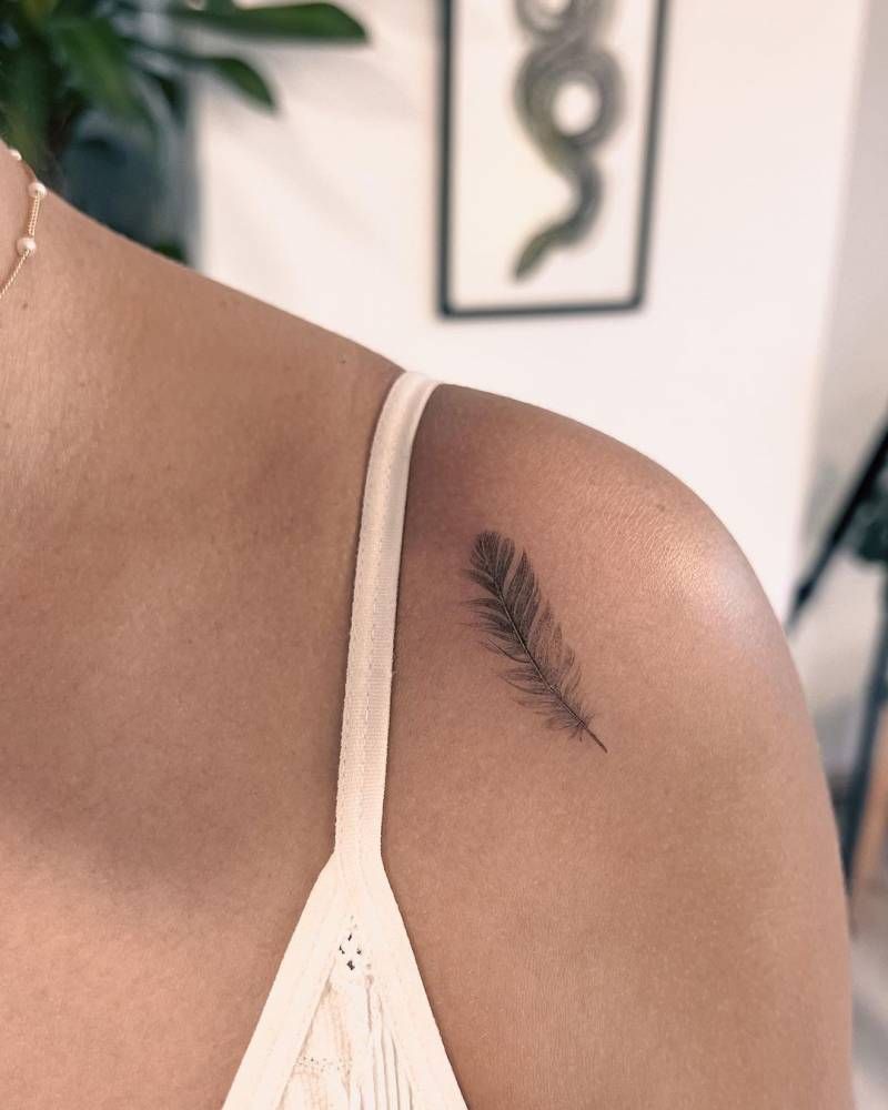 28 Feather Tattoo Ideas 2026: Elegant Designs, Symbolism, and Timeless Inspiration