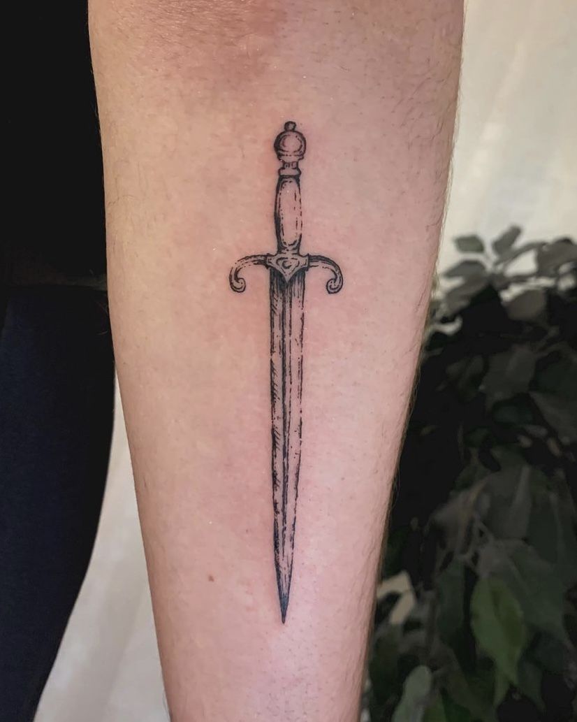 30 Dagger Tattoo Ideas 2026: Stunning Blade Designs That Balance Beauty, Symbolism, and Edge