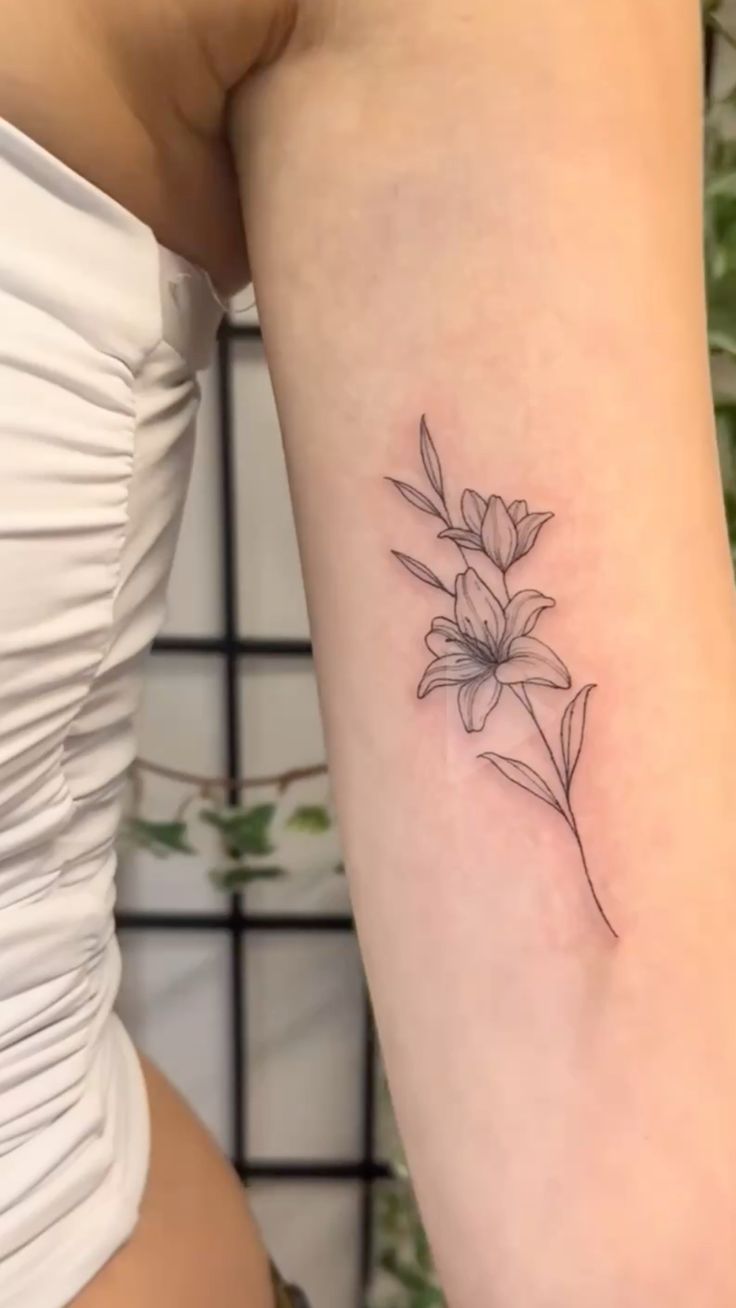 29 Lily Tattoo Ideas 2026: Elegant Floral Designs for Every Style
