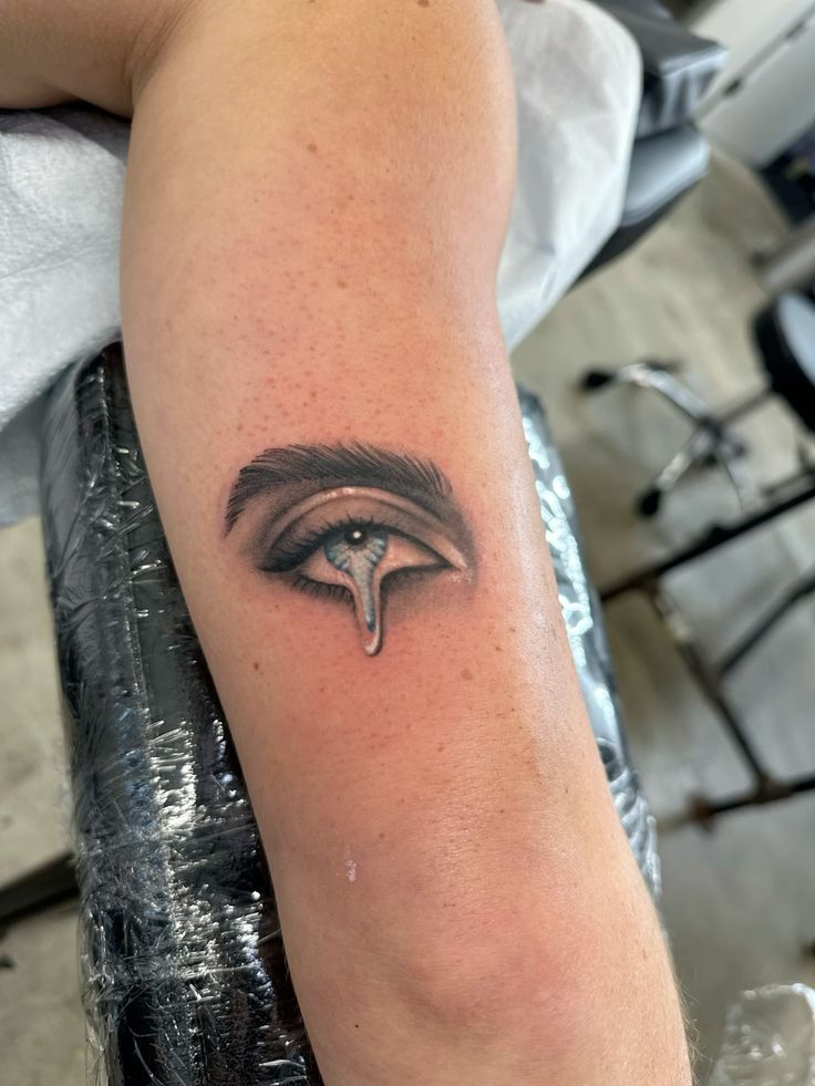 27 Billie Eilish Tattoo Ideas 2026: Creative Designs Inspired by Music, Style, and Meaning