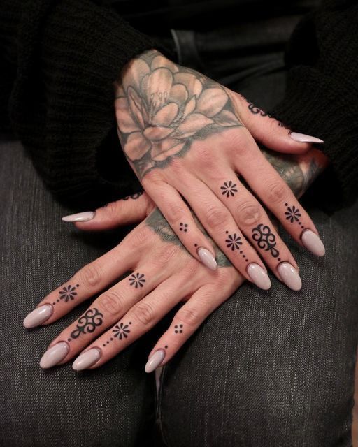 27 Finger Tattoo Ideas 2026: Elegant, Tiny & Creative Designs You’ll Want to Save
