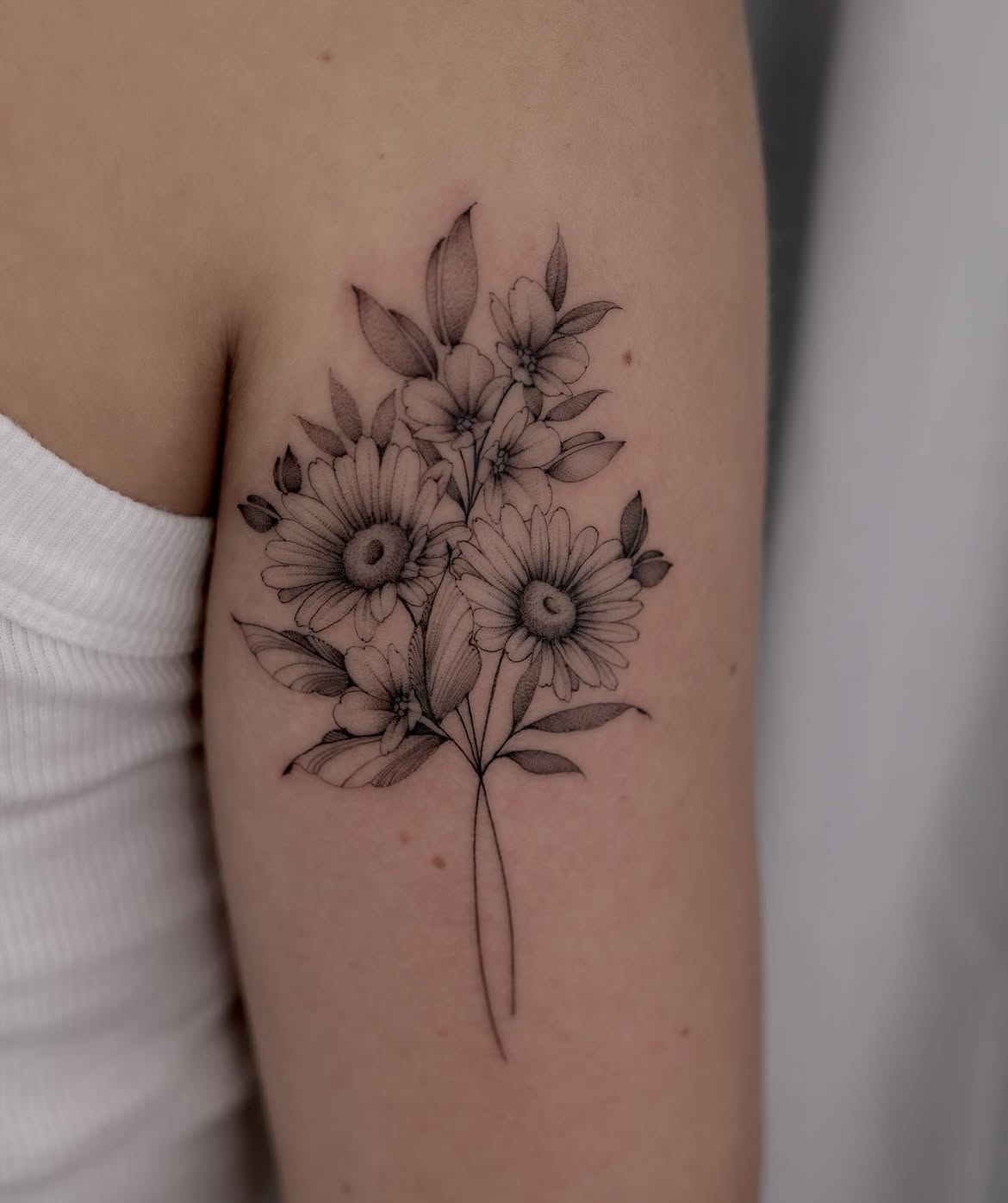 29 Daisy Tattoo Ideas 2026: Beautiful Designs Full of Meaning, Simplicity, and Timeless Charm