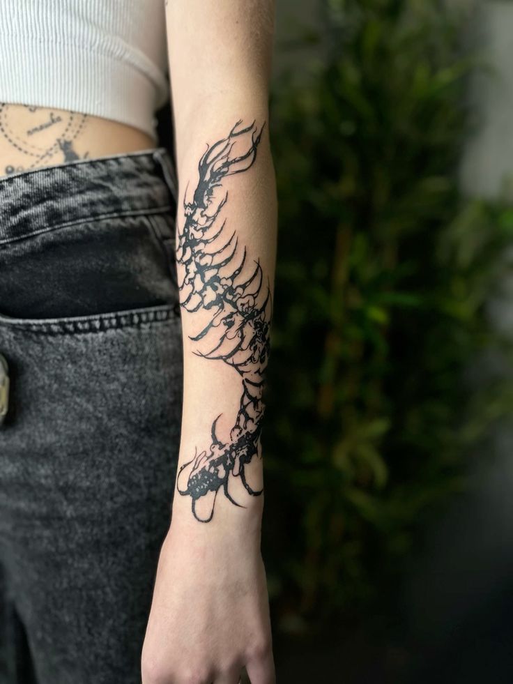 30 Centipede Tattoo Ideas 2026: Dark, Traditional and Blackwork Designs