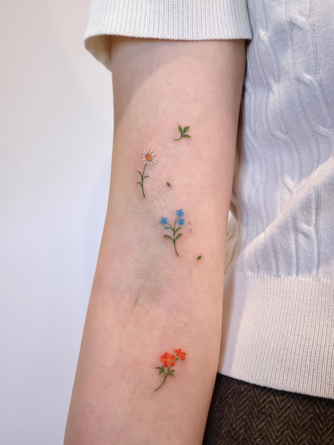 29 Daisy Tattoo Ideas 2026: Beautiful Designs Full of Meaning, Simplicity, and Timeless Charm