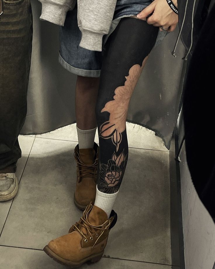 29 Blackwork Tattoo Ideas 2026: Bold Designs, Dark Aesthetics & Modern Inspiration