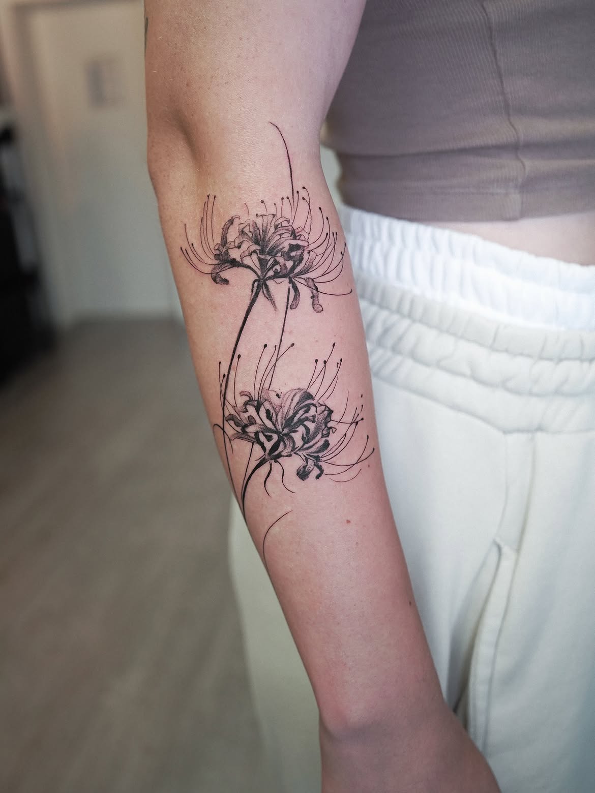 25 Spider Lily Tattoo Ideas 2026: Elegant, Symbolic & Japanese-Inspired Designs You’ll Love