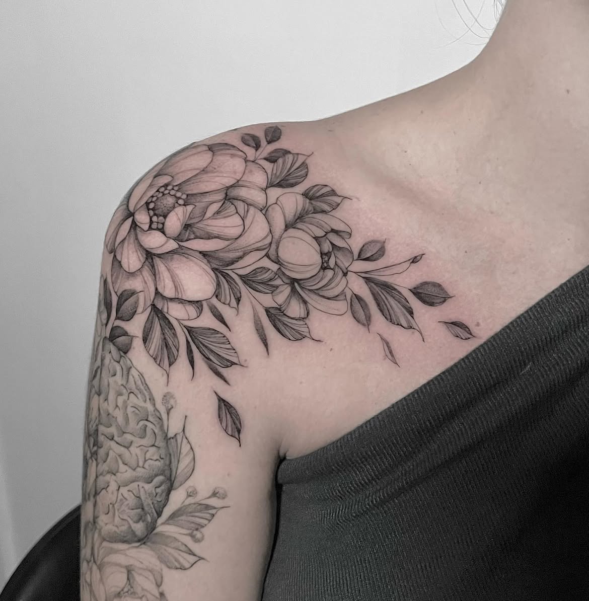 28 Shoulder Tattoo Ideas 2026: Stunning Designs for Every Style, Personality, and Placement