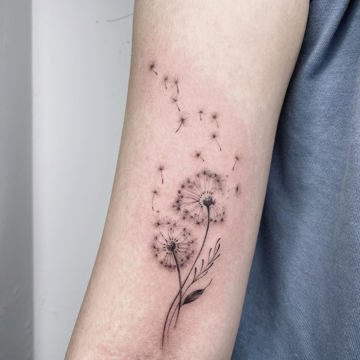 29 Dandelion Tattoo Ideas 2026: Delicate Designs That Capture Freedom, Change, and New Beginnings