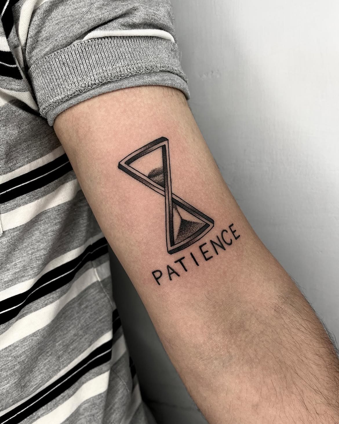 27 Hourglass Tattoo Ideas 2026: Timeless Designs That Turn Every Second Into Art