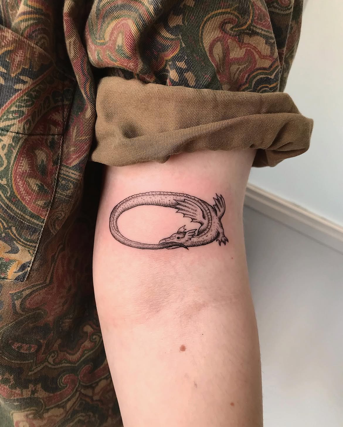 30 Ouroboros Tattoo Ideas 2026: Timeless Designs That Blend Ancient Symbolism With Modern Ink