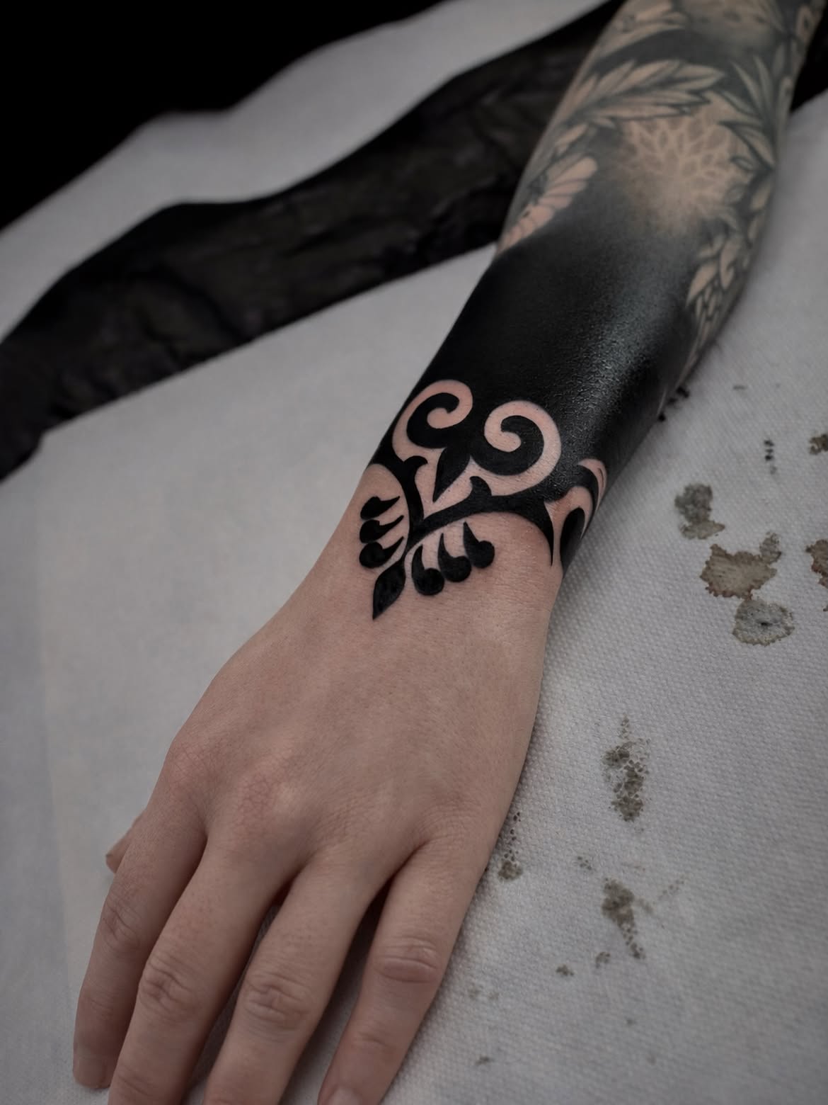 29 Blackwork Tattoo Ideas 2026: Bold Designs, Dark Aesthetics & Modern Inspiration