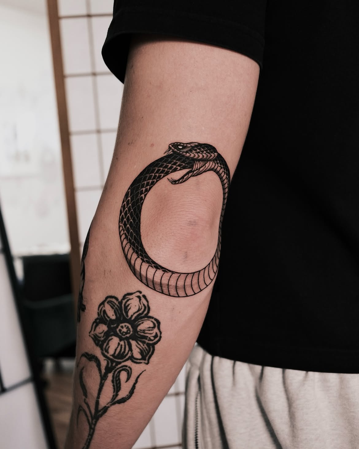 30 Ouroboros Tattoo Ideas 2026: Timeless Designs That Blend Ancient Symbolism With Modern Ink
