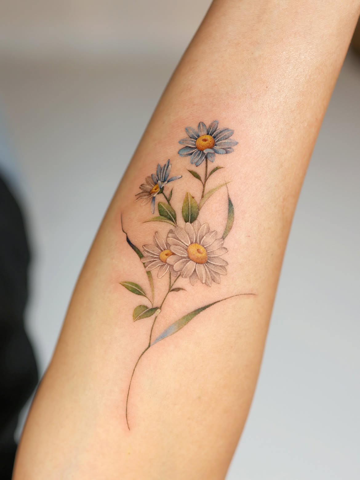 29 Daisy Tattoo Ideas 2026: Beautiful Designs Full of Meaning, Simplicity, and Timeless Charm