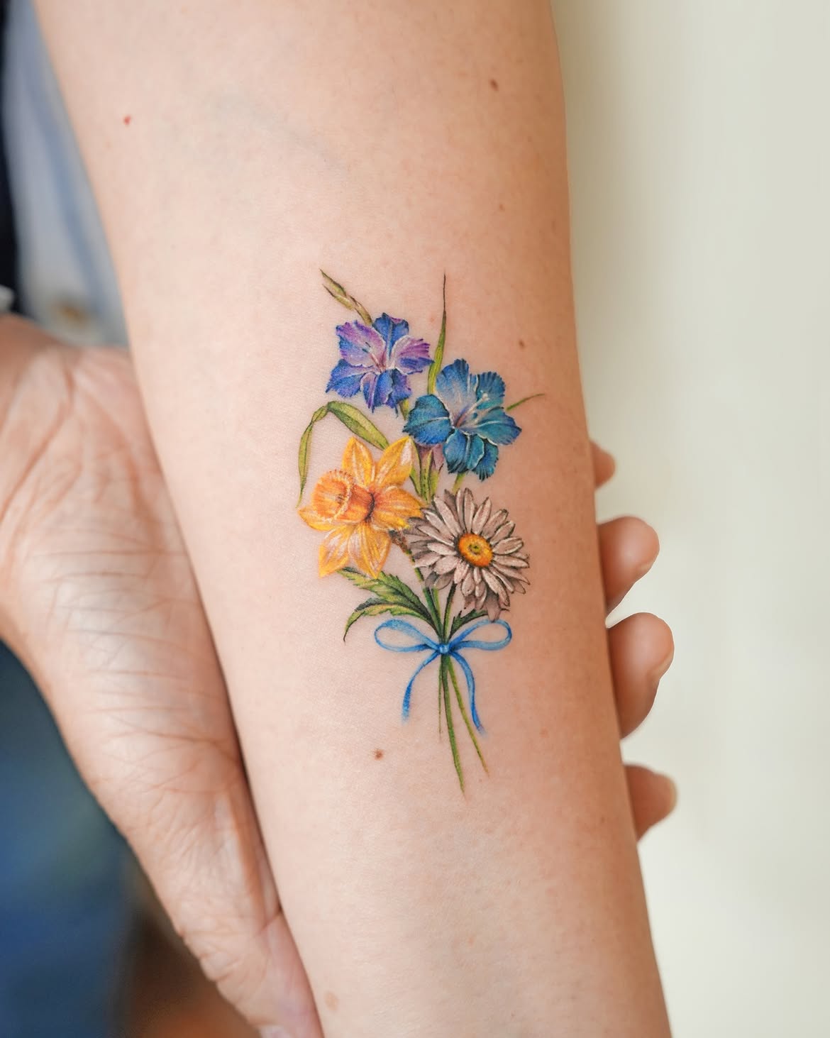 29 Daisy Tattoo Ideas 2026: Beautiful Designs Full of Meaning, Simplicity, and Timeless Charm