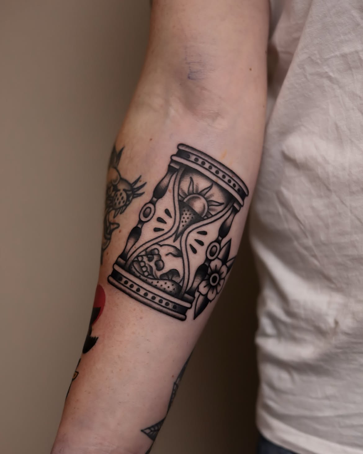 27 Hourglass Tattoo Ideas 2026: Timeless Designs That Turn Every Second Into Art