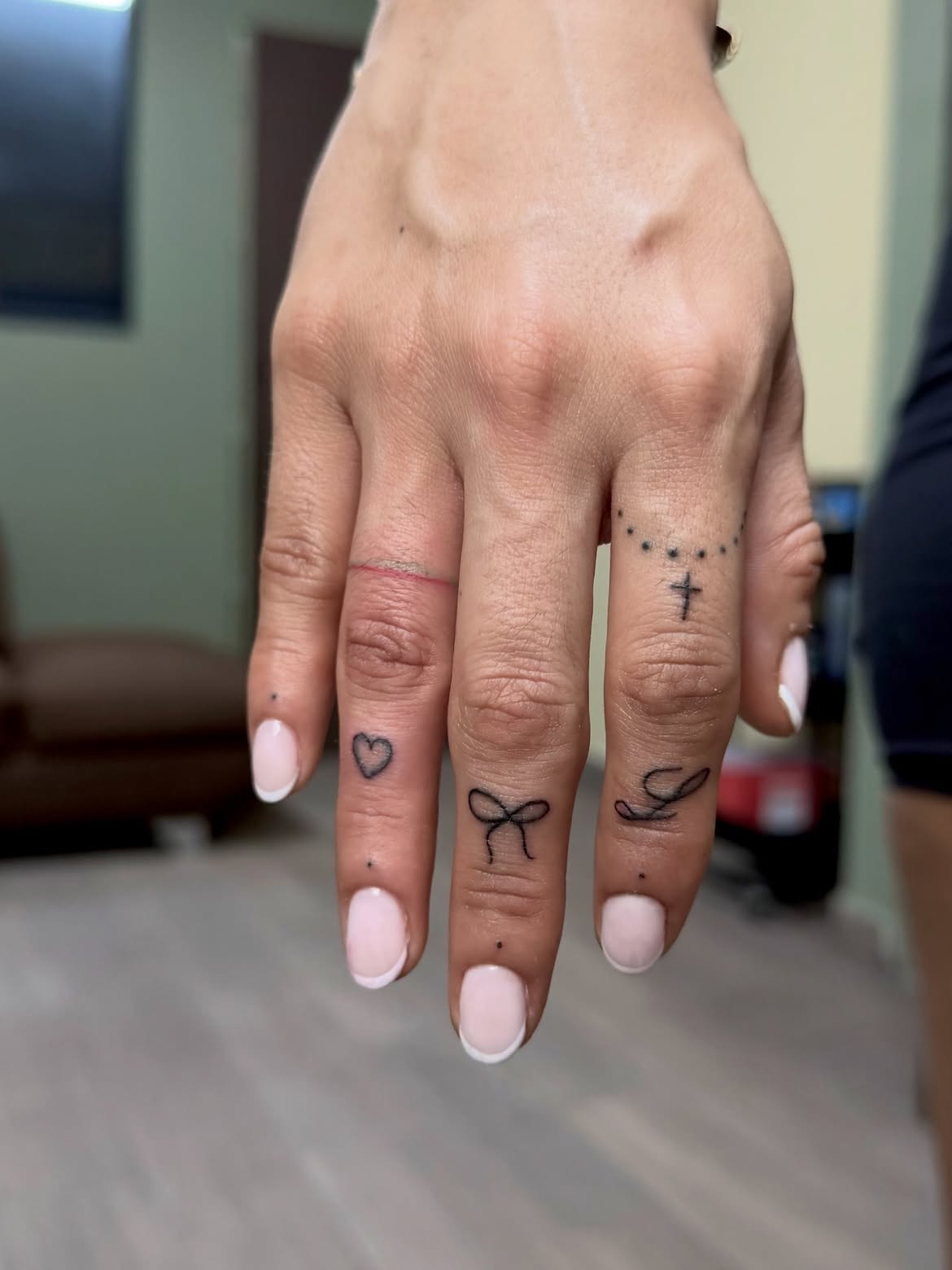 27 Finger Tattoo Ideas 2026: Elegant, Tiny & Creative Designs You’ll Want to Save