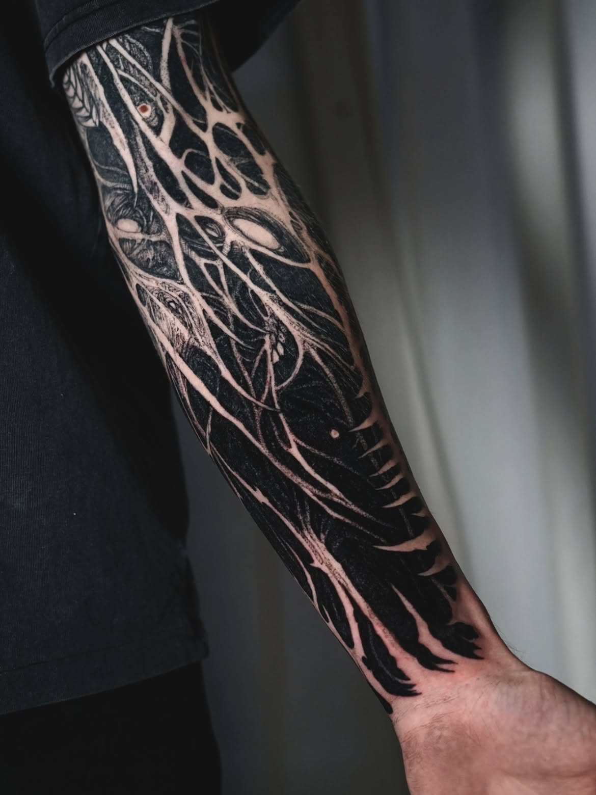 29 Blackwork Tattoo Ideas 2026: Bold Designs, Dark Aesthetics & Modern Inspiration