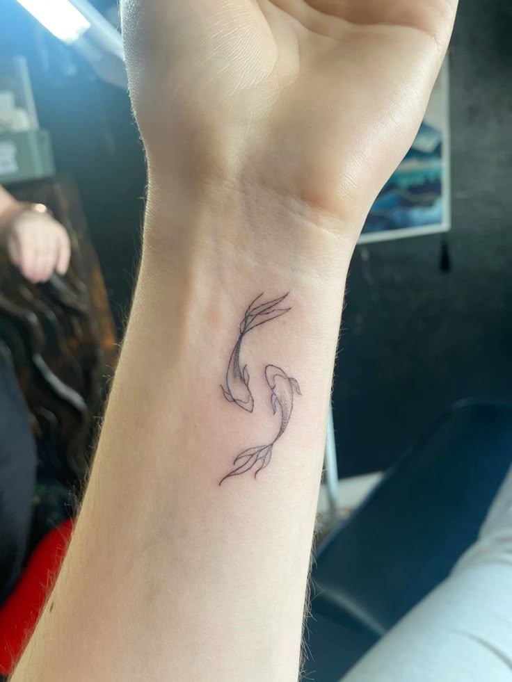28 Pisces Tattoo Ideas 2026: Elegant Zodiac Designs That Capture Balance, Intuition, and Flow