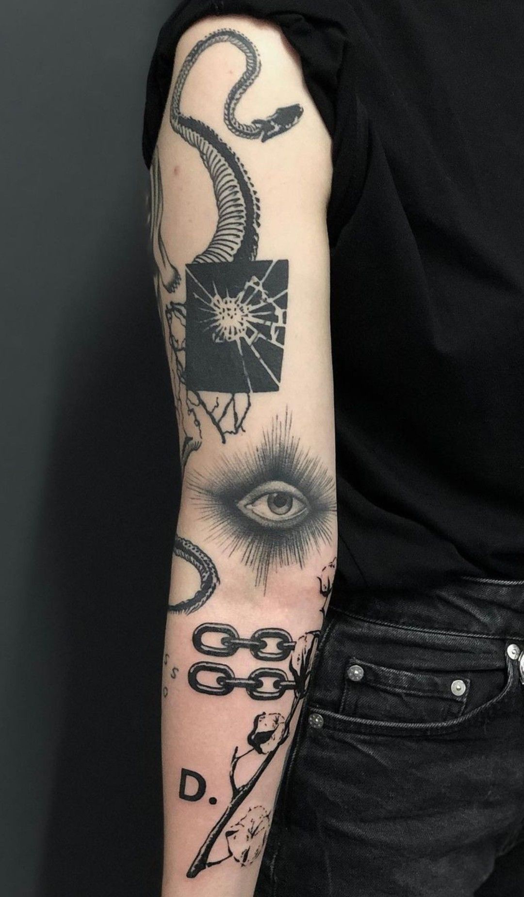 29 Blackwork Tattoo Ideas 2026: Bold Designs, Dark Aesthetics & Modern Inspiration