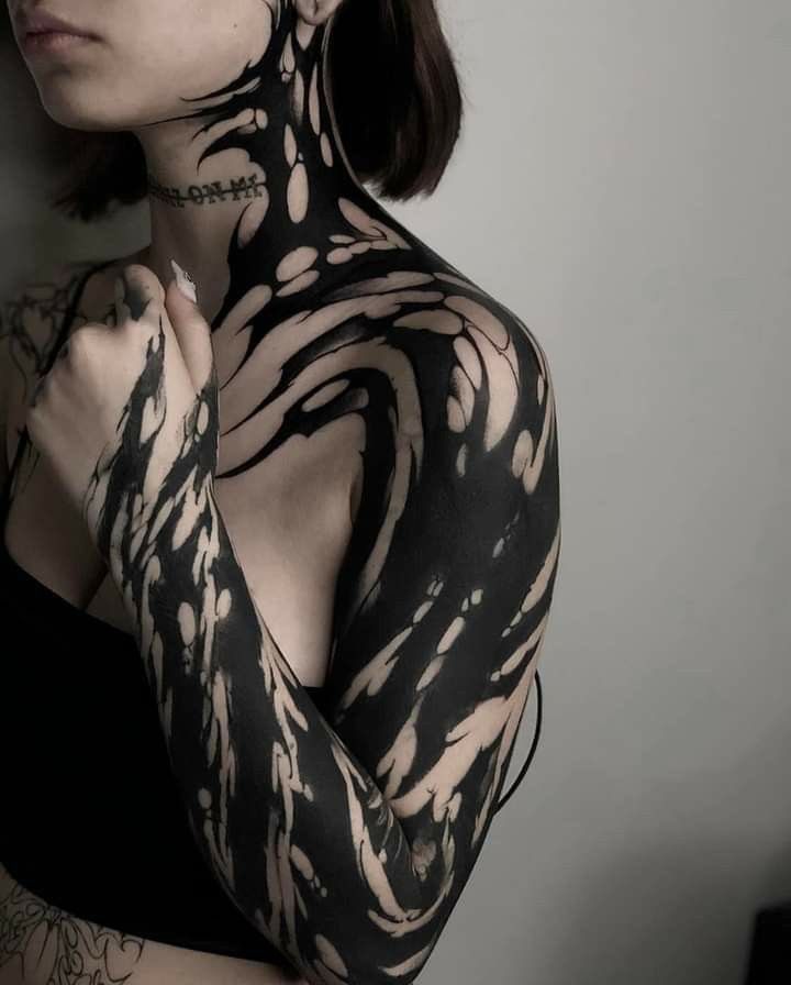 29 Blackwork Tattoo Ideas 2026: Bold Designs, Dark Aesthetics & Modern Inspiration