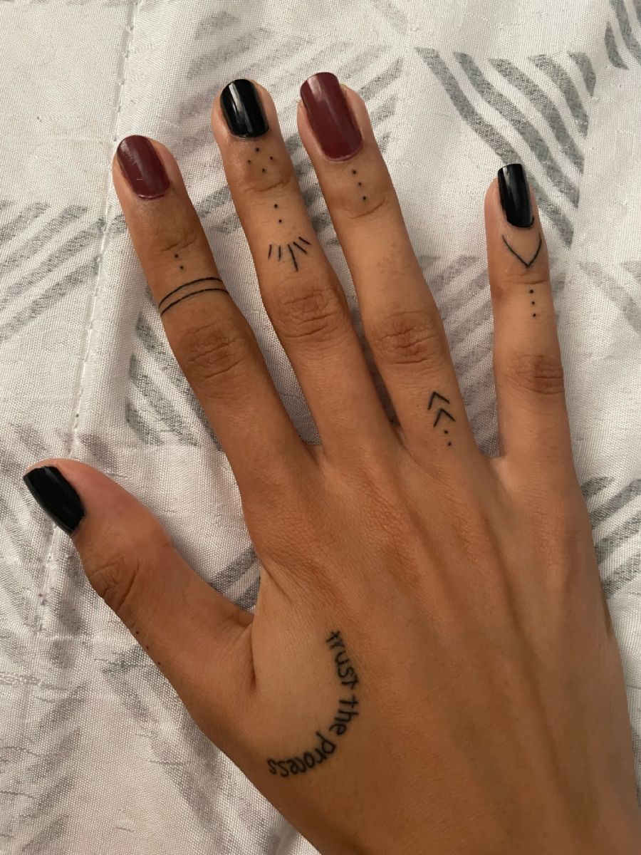 27 Finger Tattoo Ideas 2026: Elegant, Tiny & Creative Designs You’ll Want to Save
