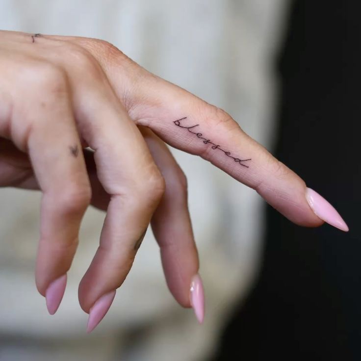 27 Finger Tattoo Ideas 2026: Elegant, Tiny & Creative Designs You’ll Want to Save