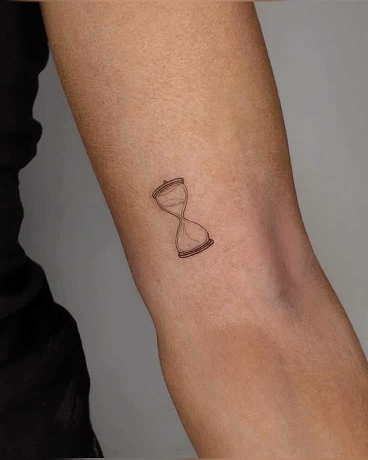 27 Hourglass Tattoo Ideas 2026: Timeless Designs That Turn Every Second Into Art