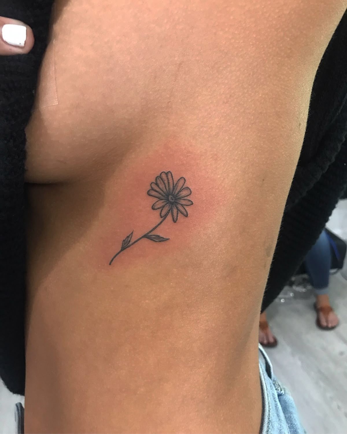 29 Daisy Tattoo Ideas 2026: Beautiful Designs Full of Meaning, Simplicity, and Timeless Charm