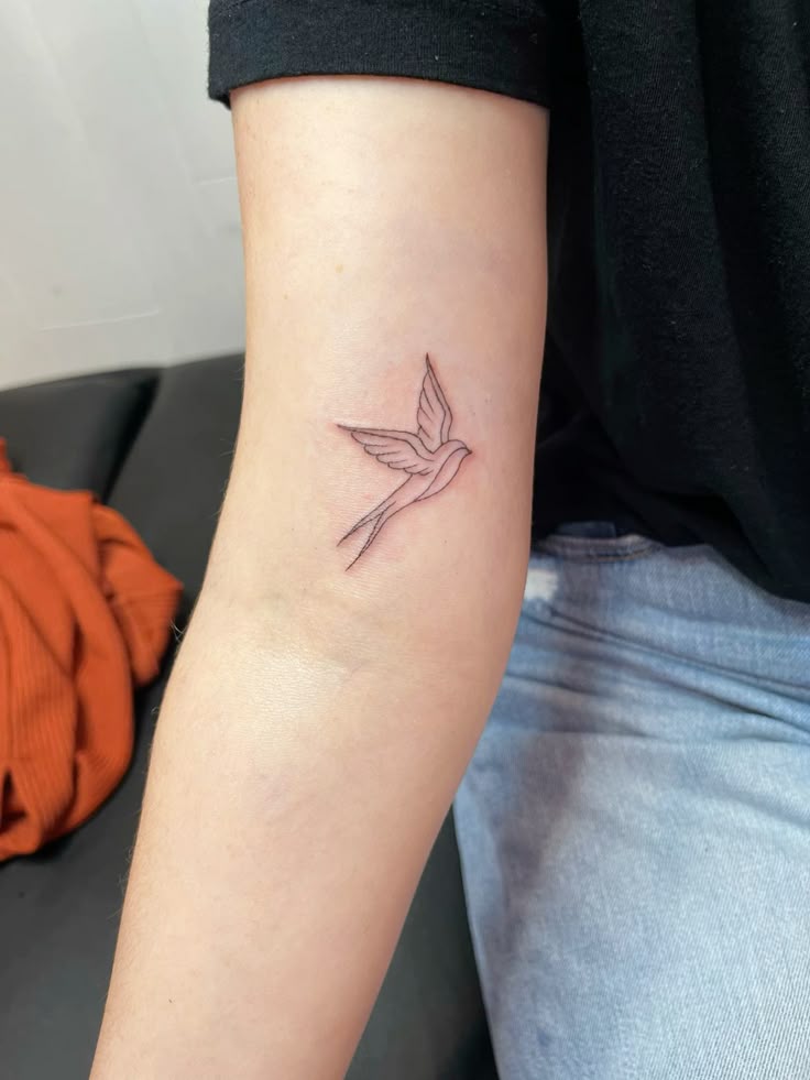 28 Sparrow Tattoo Ideas 2026: Fine Line, Traditional and Meaningful Designs
