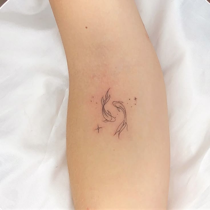 28 Pisces Tattoo Ideas 2026: Elegant Zodiac Designs That Capture Balance, Intuition, and Flow