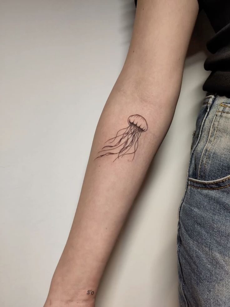 28 Jellyfish Tattoo Ideas 2026: Elegant Designs with Meaning and Ocean Inspiration