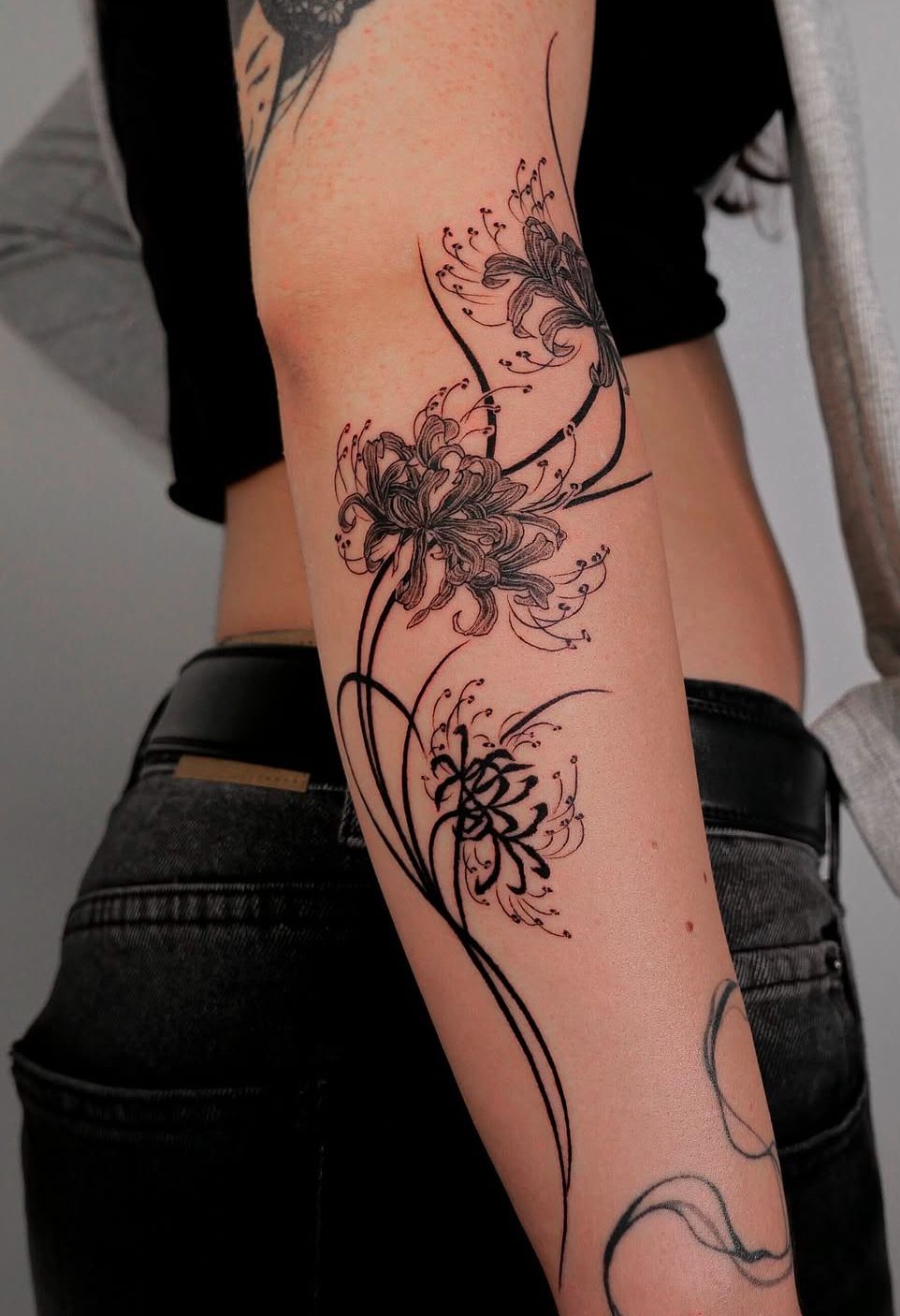 25 Spider Lily Tattoo Ideas 2026: Elegant, Symbolic & Japanese-Inspired Designs You’ll Love
