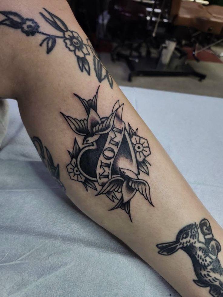 29 Mom Tattoo Ideas 2026: Meaningful Designs That Celebrate an Unbreakable Bond