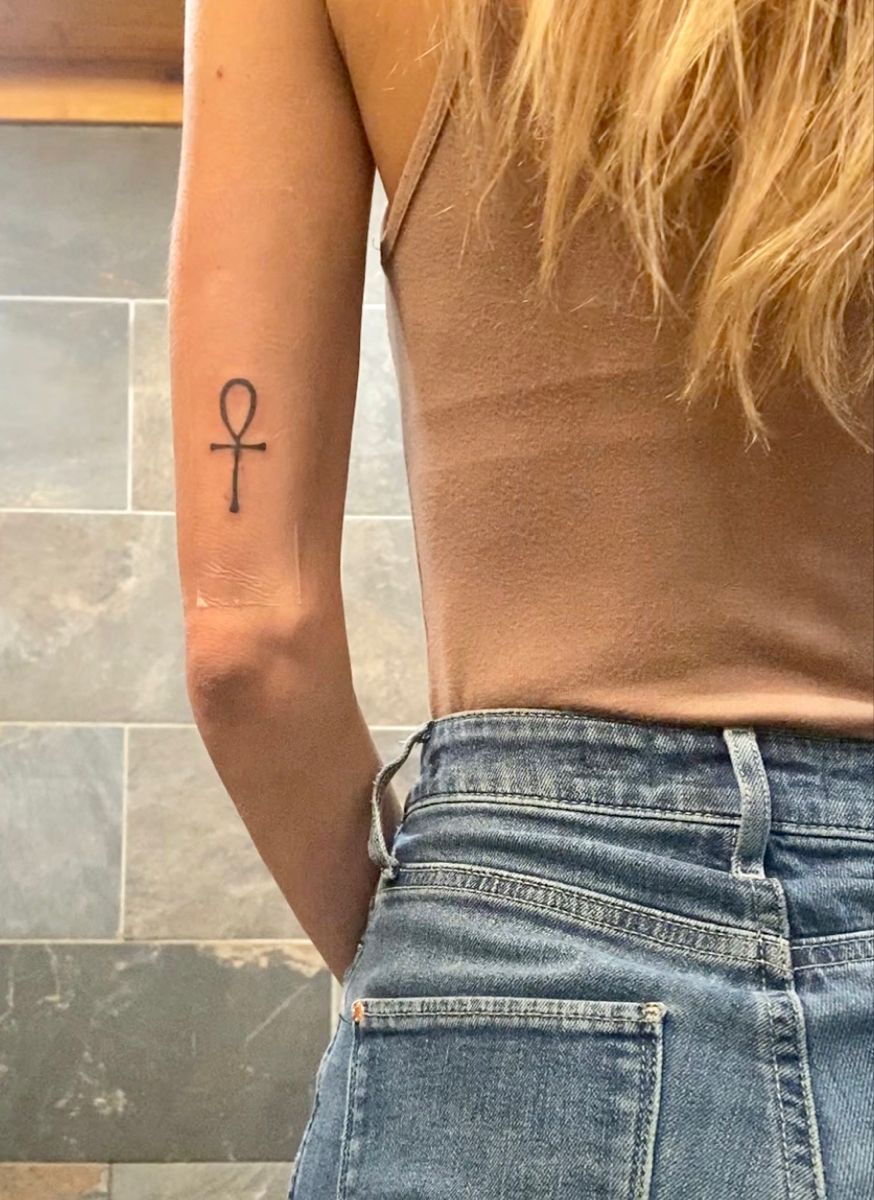 27 Ankh Tattoo Ideas: Meaningful Egyptian Designs for Every Placement
