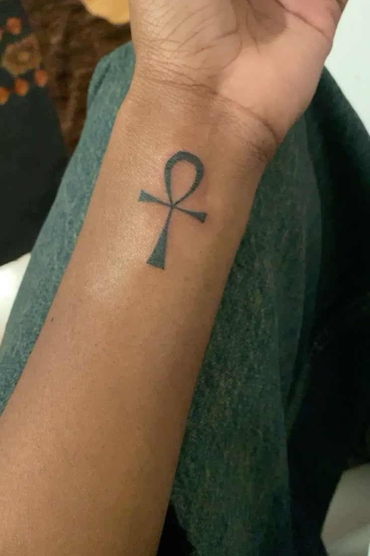 27 Ankh Tattoo Ideas: Meaningful Egyptian Designs for Every Placement