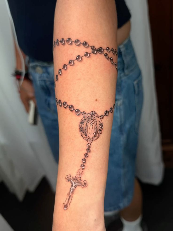 26 Rosary Tattoo Ideas: Meaningful Designs From Dainty Beads to Statement Crosses