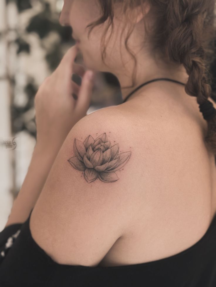 28 Water Lily Tattoo Ideas 2026: Beautiful Fine Line, Color and Japanese Designs