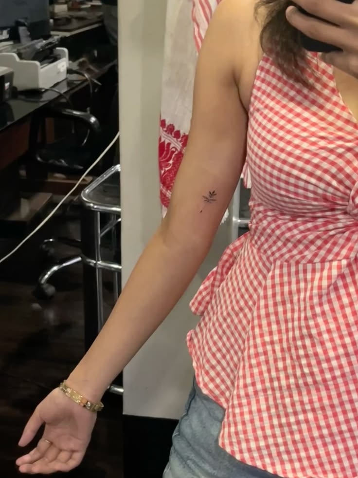 29 Inner Bicep Tattoo Ideas: Meaningful, Feminine and Bold Designs