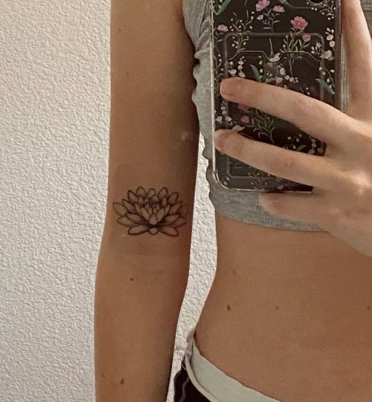 28 Water Lily Tattoo Ideas 2026: Beautiful Fine Line, Color and Japanese Designs