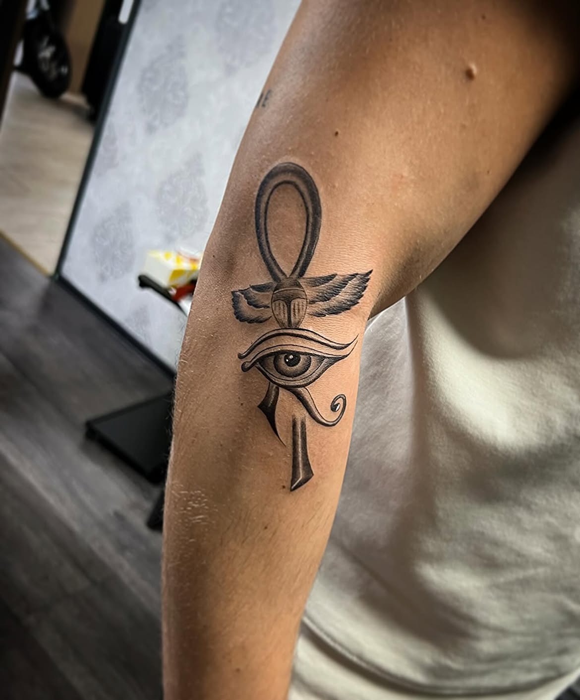 27 Ankh Tattoo Ideas: Meaningful Egyptian Designs for Every Placement