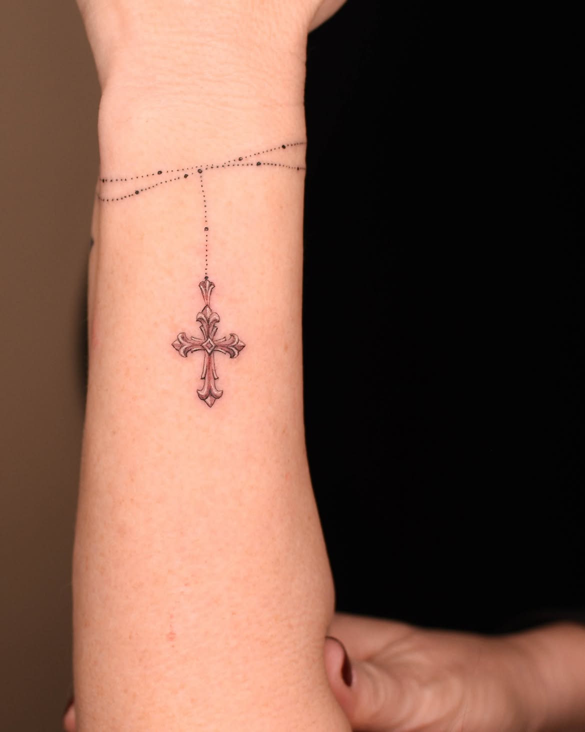 26 Rosary Tattoo Ideas: Meaningful Designs From Dainty Beads to Statement Crosses