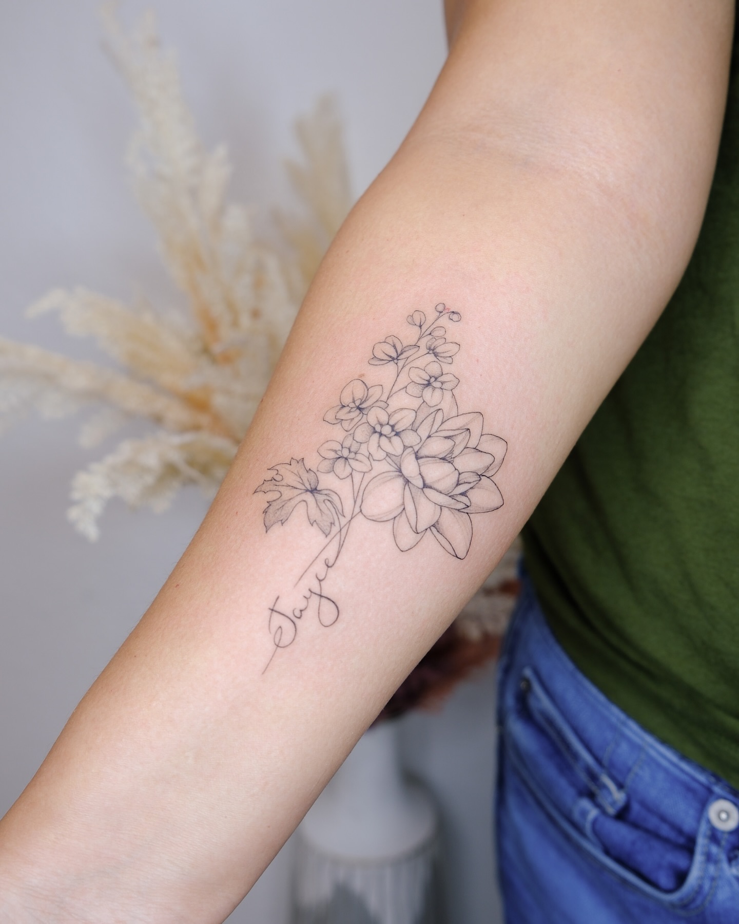 28 Water Lily Tattoo Ideas 2026: Beautiful Fine Line, Color and Japanese Designs