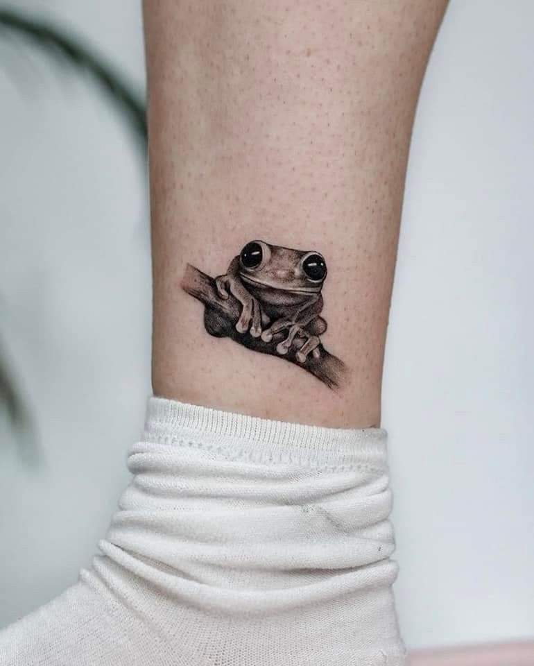 28 Frog Tattoo Ideas: Creative Designs From Tiny Frogs to Bold Tropical Art