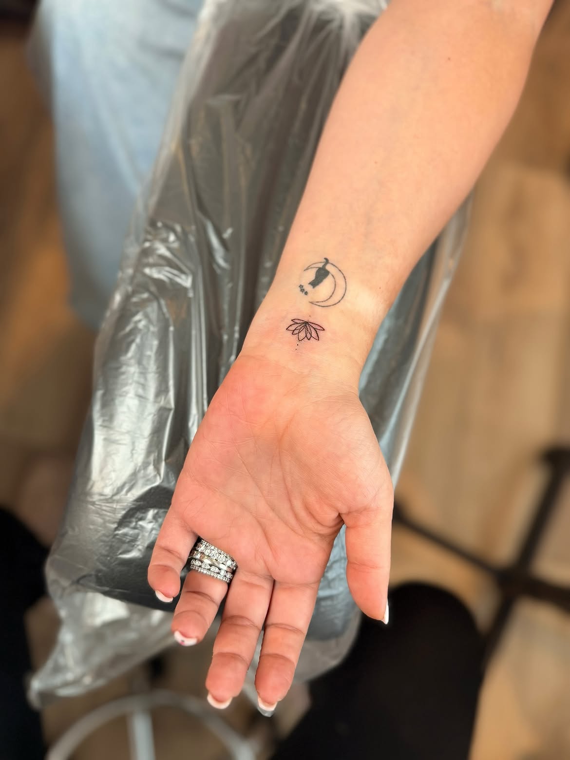 32 Wrist Tattoo Ideas 2026: Fine-Line, Floral and Wrap-Around Designs Worth Saving