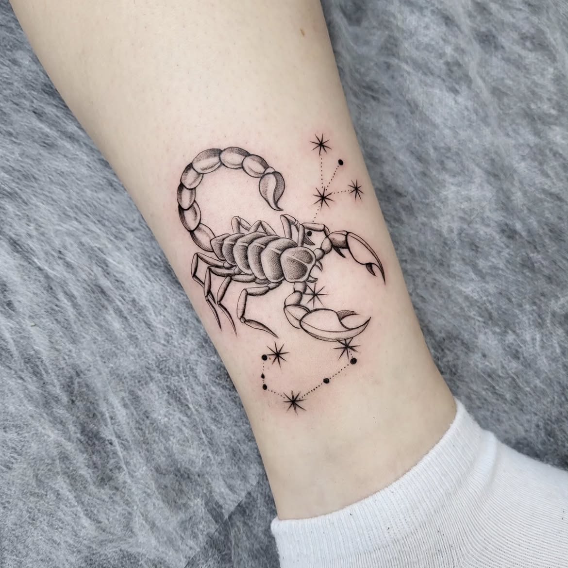 28 Scorpio Tattoo Ideas 2026: Striking Designs from Minimalist to Zodiac-Inspired