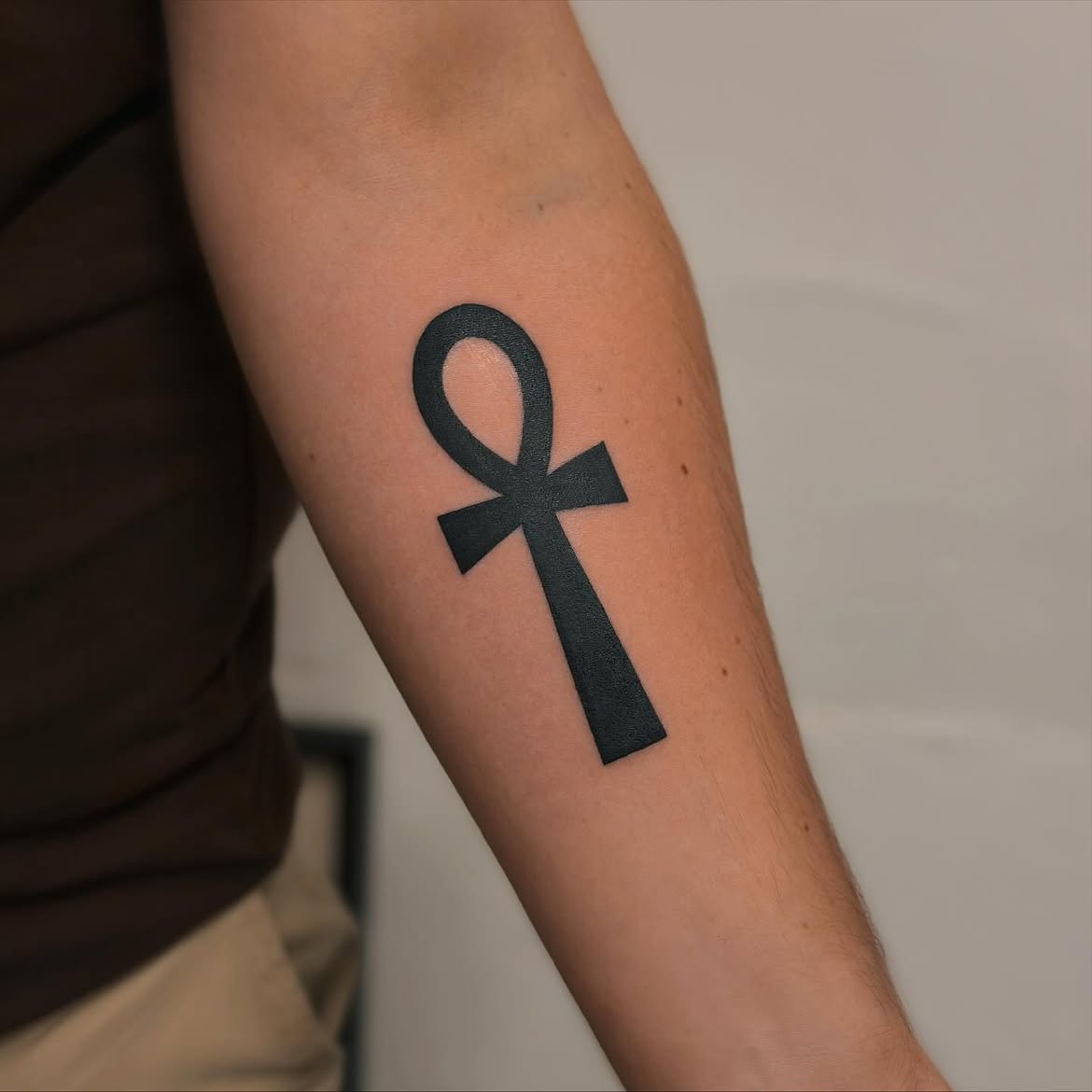 27 Ankh Tattoo Ideas: Meaningful Egyptian Designs for Every Placement